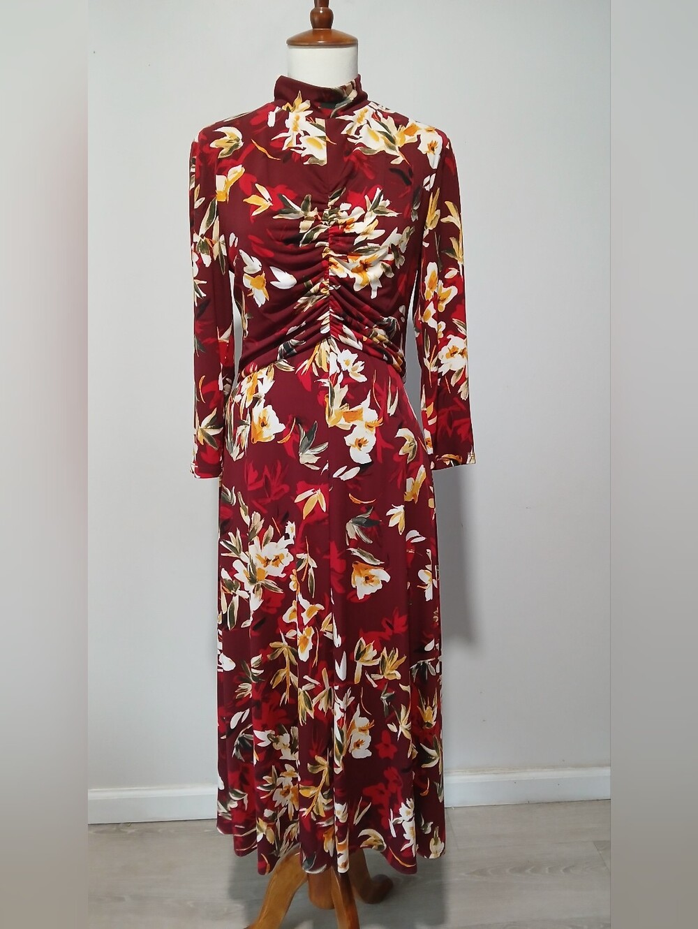 Maggy London Red Floral Ruched Long Sleeve Maxi Dress Size 4